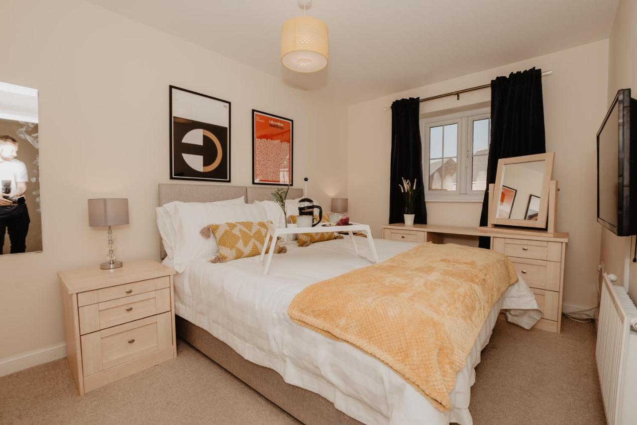 Coyle House, 3 Bed,Corby, Super Kings Or Twins, Driveway, Free Wi-Fi, Corporates Welcome Exteriör bild